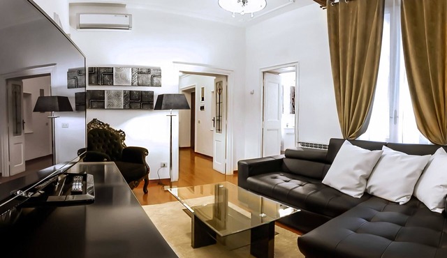 Banchi Apartment