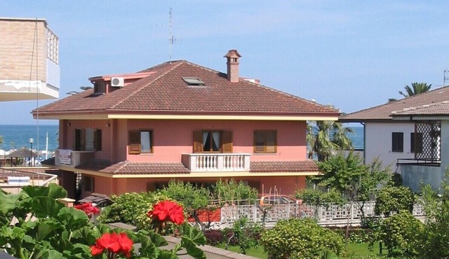 Beach house Roseto apartment on the sea
