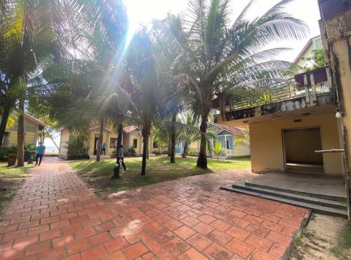 Beachfront Bungalow Cuu Long