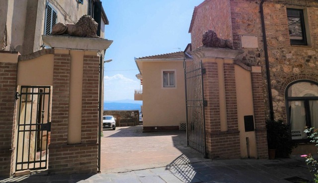 Beautiful apartment for 4 guests with A/C, WIFI, TV, balcony and parking