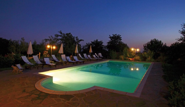 Beautiful apartment for 4 people with A/C, pool, TV, pets allowed and parking
