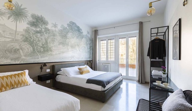 Beautiful Apartment for 12 in Central Rome