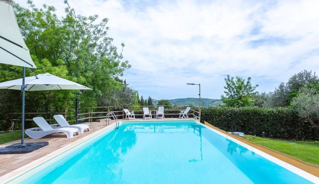 Beautiful apartment in villa for 12 people with private pool, WIFI, TV, patio and pets allowed