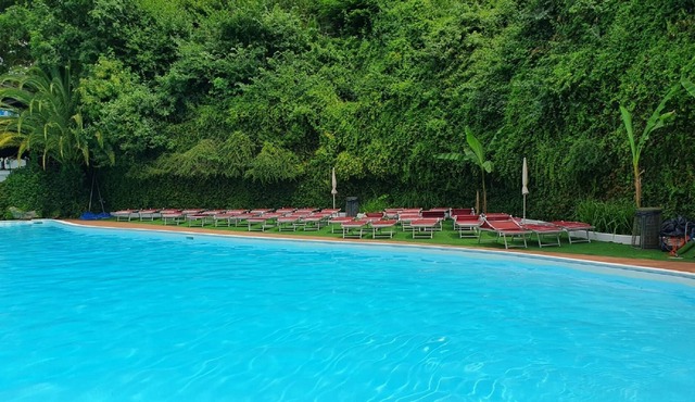 Beautiful apartment in Roma with shared swimming pool