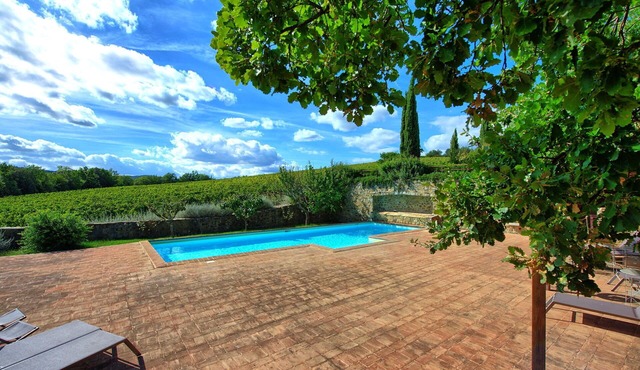 Beautiful apartment for 7 guests with pool, A/C, TV, pets allowed and panoramic view