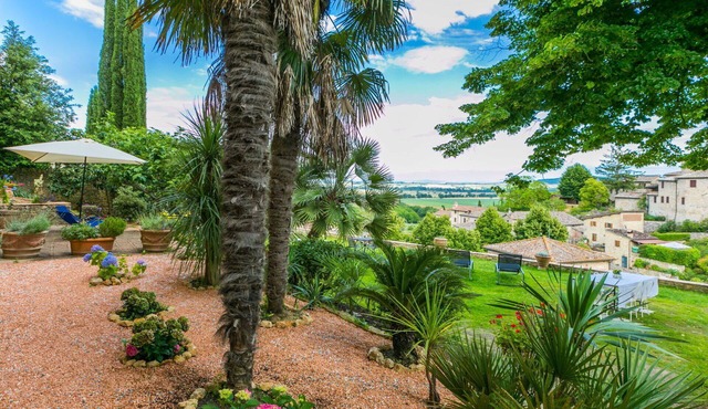Beautiful apartment for 3 people with WIFI, TV, patio, pets allowed and panoramic view