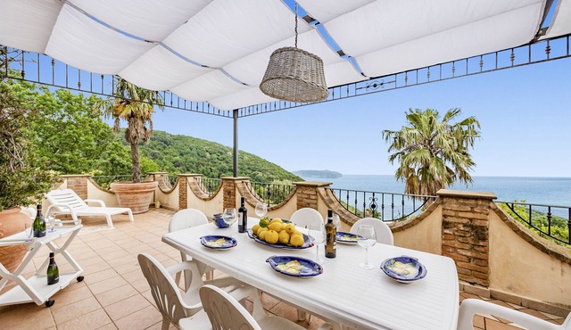 Beautiful Apt With Seaview Terrace, Pisciotta, Italy