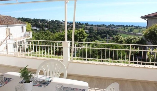 Beautiful ground sky "Mauro" with sea view