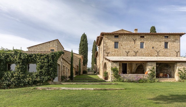 BEAUTIFUL MODERN VILLA IN THE TUSCAN COUNTRYSIDE