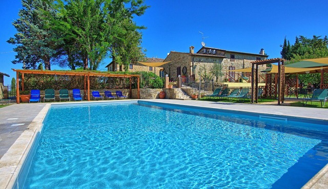 Beautiful private villa with private pool, WIFI, A/C, TV, patio, panoramic view, close to Montalcino