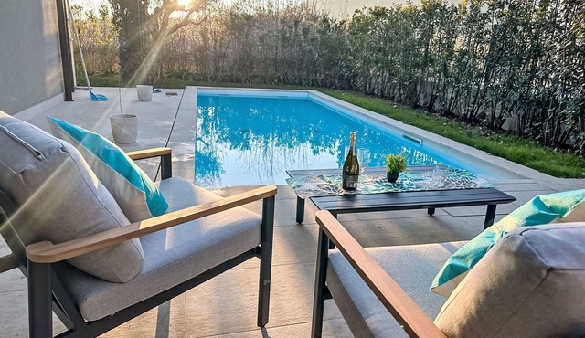 Beautiful private villa for 6 people with WIFI, private pool, A/C, TV, patio and panoramic view