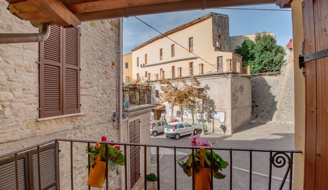 Beautiful private villa for 4 people with balcony and pets allowed