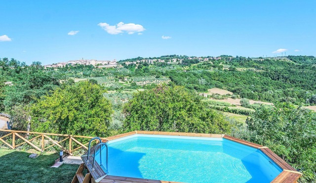Beautiful private villa with WIFI, private pool, hot tub, TV, patio, pets allowed and panoramic .