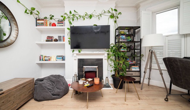 Beautiful Spacious Garden Flat, Wood Green