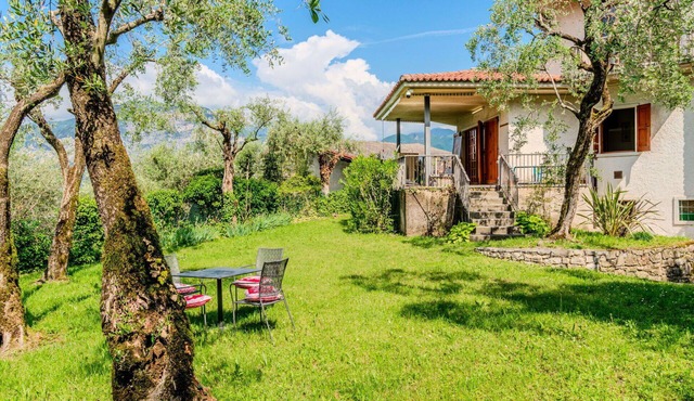 Beautiful villa for 4 people with A/C, WIFI, TV, patio and pets allowed