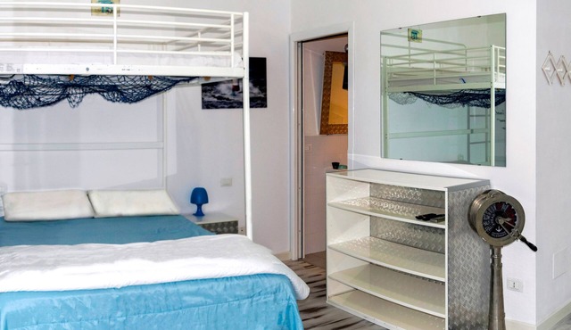 BluBed (North) Quadruple, Bathroom, Kitchen and Ba