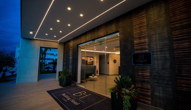Building Hotel