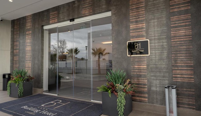 Building Hotel