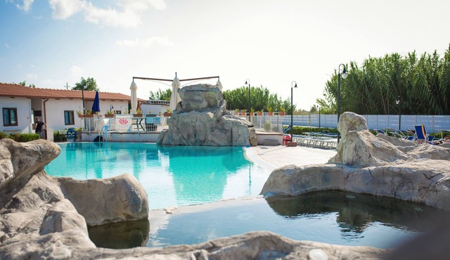 Bungalow Near The Beach With Pool 9, Agropoli, Italy