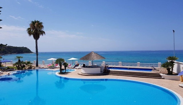 Cala Petrosa Resort