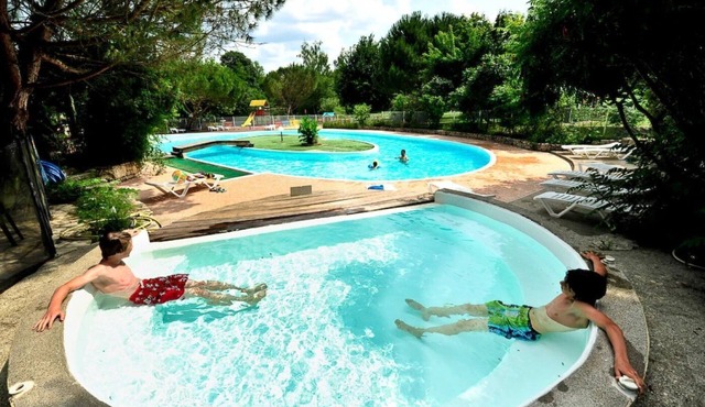 Camping 4 étoiles - Piscine - eeciai