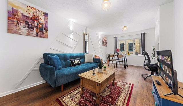 Canary Wharf+ 2Bed + Free parking+ Smart TV