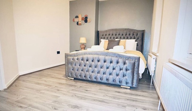 Canary Wharf · High Spec 3 Bedroom House with Parking