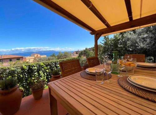 Casa con vista mare e giardino privato