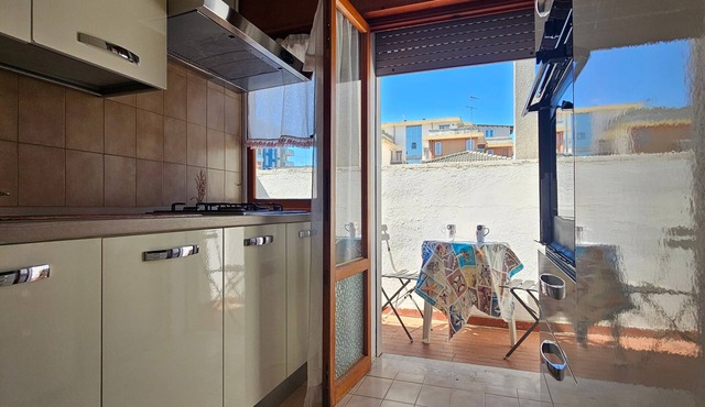 Casa Cristina – Cozy Apartment with Balcony Near the Beach