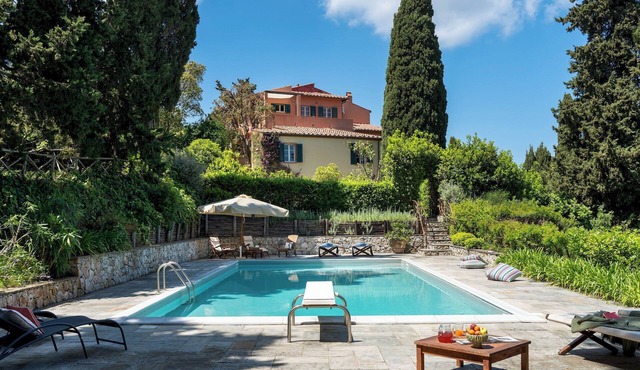 Casa del Duca 10, Emma Villas