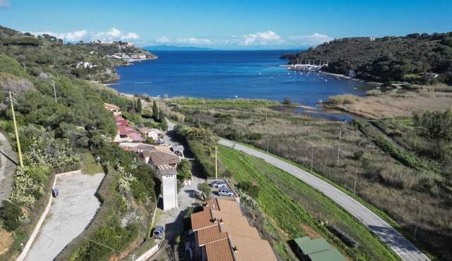 Casa Emisfero 200 meters from the Bay of Mola