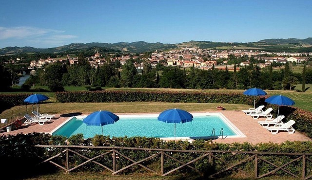 Casa Gioele C: A welcoming apartment situated in a quiet location, a few minutes from the town center, with Free WI-FI.