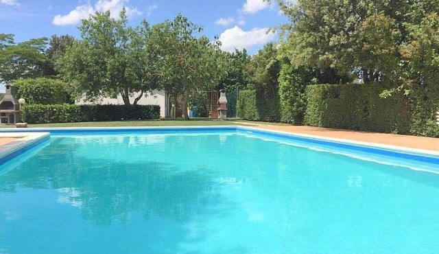 Casa Maggiorana A: A characteristic and welcoming cottage surrounded by the greenery, with Free WI-FI.