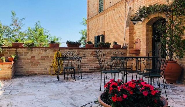 Casa Rosy nel borgo di Patrignone