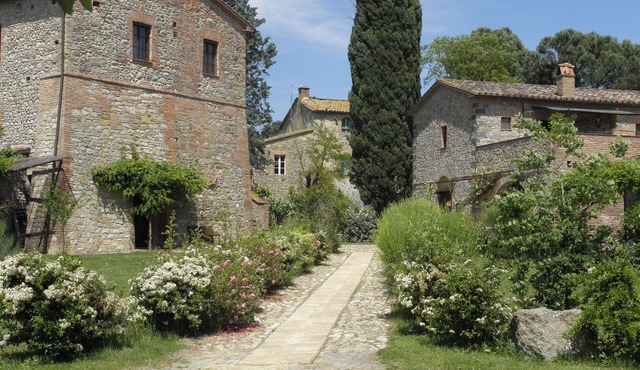 Casa Torretta in Farmhouse Borgo Santa Maria