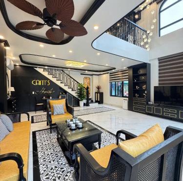 Cat Ba Cam's Villa