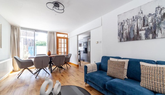 Central London 2 Bed Oasis with Private Terrace