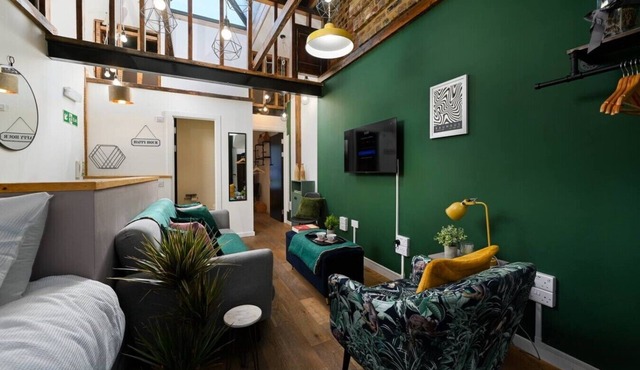 Central London | King Bed | Smart Tv | Big Windows