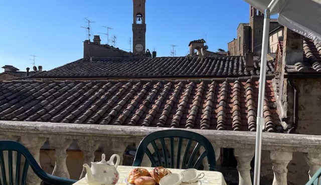Charming apartment in the historic center with large terrace and beautiful view