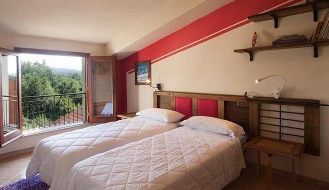 Charming House in Decollatura with Jacuzzi