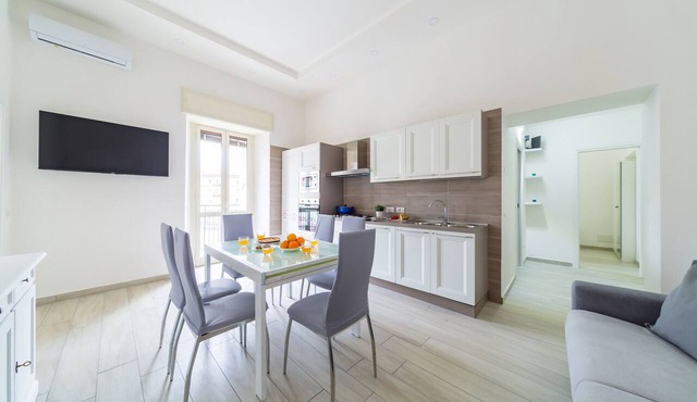 Chiara Modern Apartment by Wonderful Italy