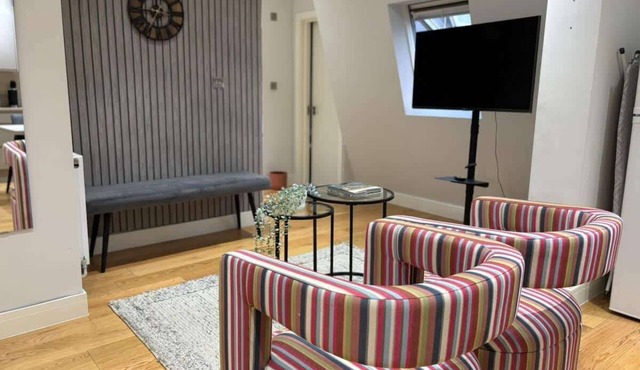 City flat near Brick Lane w/kitchen & dining