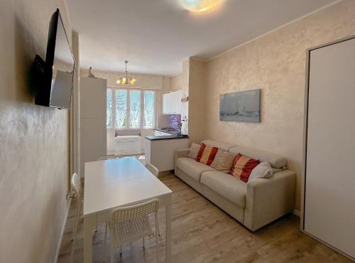 Close to the Beach with WiFi & AC by Host Hero
