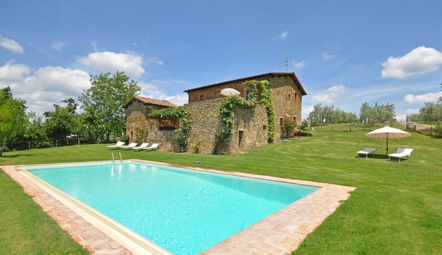 Cosy apartment for 6 people with pool, WIFI, terrace, pets allowed and panoramic view