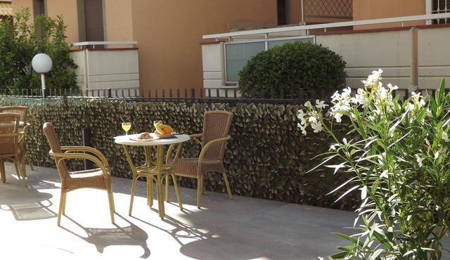 Cosy apartment for 3 people with WIFI, A/C, TV, balcony and pets allowed
