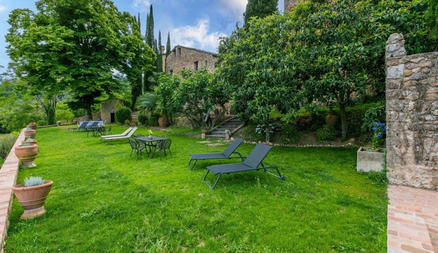 Cosy apartment for 12 people with WIFI, TV, patio, pets allowed and panoramic view