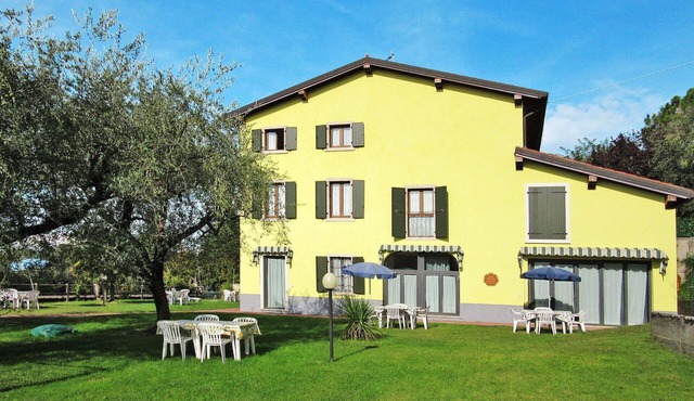 Cosy apartment in villa for 4 people with A/C, pool, WIFI and TV
