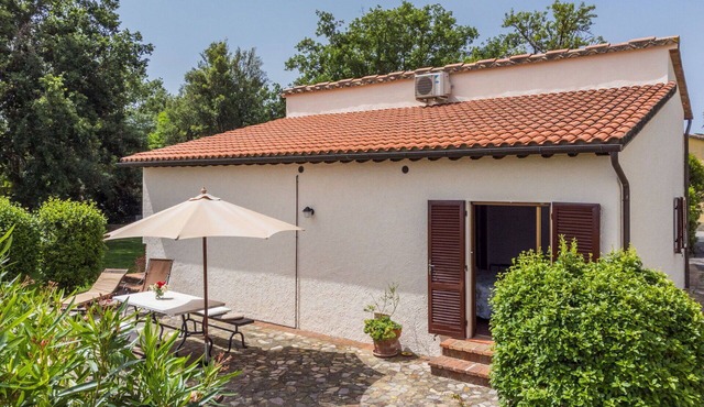 Cosy apartment in villa for 2 guests with pool, WIFI, A/C, patio and panoramic view