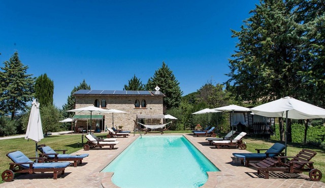 Cottage Gubbio - Two Bedroom Resort, Sleeps 4