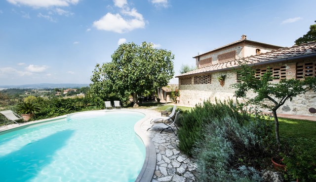 Cottage la Vita Siena for 6 with private pool in a peaceful area in Siena city